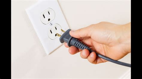 does unplugging save electricity